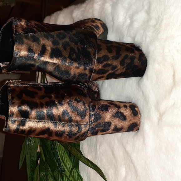 Ankle boots - Picture 3 of 7